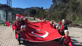 Köyceğiz'de En Derin Gurur: 14 Minik Yürek Köyü Bayrağa Boyadı