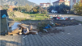 Köyceğiz Yenimahalle’de Çöp Sorunu: Vatandaşlar Şikayetçi