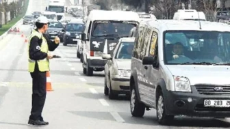 Bayram Tatilinde 16 Bin 607 Sürücüye Yakın Takip ve Cep Telefonu Cezası Yazıldı
