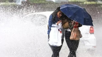 Meteoroloji’den Sarı Kodlu Uyarı! 30 Eylül 2025 Salı Marmara, Batı Karadeniz ve Ege’de Kuvvetli Sağanak Geliyor
