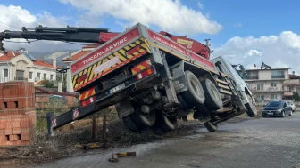 Köyceğiz Gülpınar’da Vinç Kazası: Yan Yatan Araç Korkuttu