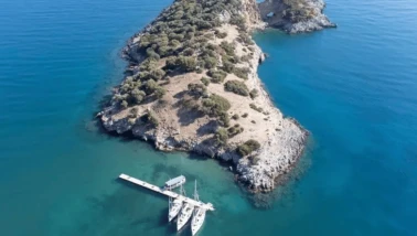 Tekneler Oraya Uğramadan Dönmüyor: Delikli Ada’nın Sırrı Ne?