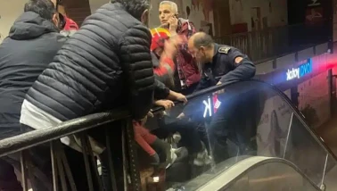 Menteşe’de AVM’de Kaza: Çocuğun Eli Yürüyen Merdivene Sıkıştı