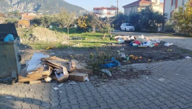 Köyceğiz Yenimahalle’de Çöp Sorunu: Vatandaşlar Şikayetçi