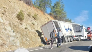 Köyceğiz’de Tır Devrildi: 1 Yaralı