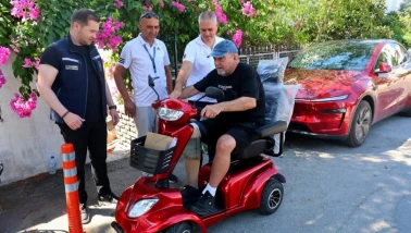 Bodrum Belediyesi’nden Özel Gereksinimli Vatandaşlara Akülü Sandalye Desteği
