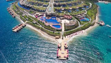 Bodrum’un Tartışmalı Oteli Paramount Mühürlendi: Mahkemeden ÇED Kararı