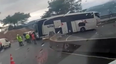 Muğla Sakar Yokuşu'nda Yolcu Otobüsü Polis Aracına Çarparak Durdu!