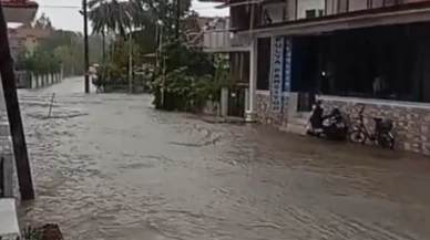 Köyceğiz Gölü Taştı, İlçe Sular Altında Kaldı: Valilik Uyarmıştı!