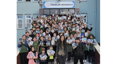 Toparlar Ortaokulu’nda Yazar Şöhret Doğruyol Sağbaş Öğrencilerle Buluştu
