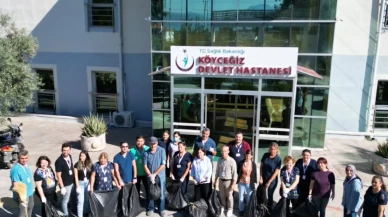 Köyceğiz Devlet Hastanesi’nde Gönüllü Personel Bahçede Çevre Temizliği Yaptı