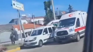 Fethiye’de Ambulansla Çarpışan Hafif Ticari Araçta 2 Kişi Yaralandı