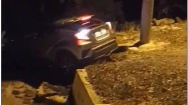 Fethiye Karaçulha’da Alkollü Sürücü Camii Bahçesine Girdi: Dereye Uçmaktan Son Anda Kurtuldu