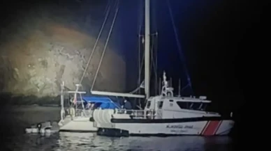 Fethiye Açıklarında Göçmen Operasyonu: 15’i Çocuk 35 Kişi Yelkenli Teknede Yakalandı