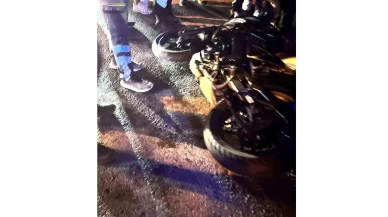 Bodrum’da Trafik Kazası: Plakasız Motosiklet Hafif Ticari Araçla Çarpıştı: 2 Yaralı