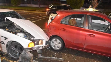 Sivas’ta Yağışlı Havada Zincirleme Kaza: 1 Yaralı, 5 Araç Çarpıştı
