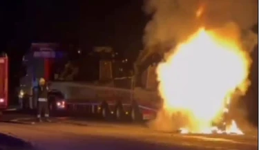 Seydikemer Yayla Yolu’nda Araç Yangını: Çarpışma Sonrası Otomobil Alev Aldı, 1 Yaralı