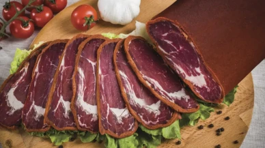 Pastırma Tezgâhları Boş Kaldı! Alım Gücü Düştü, Satışlar Yüzde 25 Geriledi