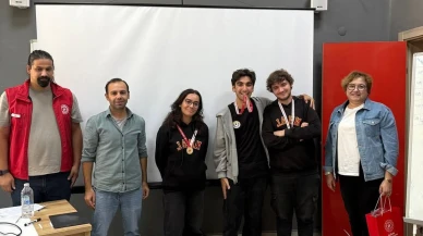 Naip Hüseyin Anadolu Lisesi İlçe Birincisi Oldu: Bilgi Yarışmasında Cumhuriyet Coşkusu