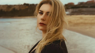 Selmin Artemiz Kimdir? Kaç Yaşında, Nereli, Boyu Kaç cm, Hangi Tiyatro Oyunlarında ve Dizilerde Rol Aldı?