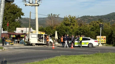 Köyceğiz’de Trafik Kazası: Havalimanı Otobüsü Ekmek Arabasına Çarptı