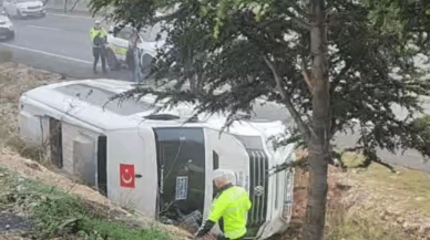 Muğla Eğitim Araştırma Hastanesi Yanında Büyükşehir Dolmuşu Devrildi