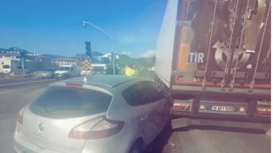 Ortaca’da Elektrik Kesintisi Trafik Işıklarını Durdurdu, Kavşakta Kaza: 1 Yaralı
