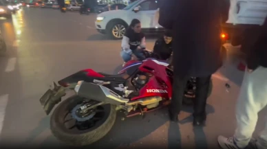 Fethiye Erasta AVM Önünde Trafik Kazası: 2 Kişi Yaralandı