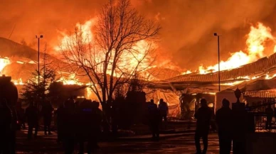 Fabrika Alev Alev Yanıyor: 26 İtfaiye, 4 Arazöz ve 4 Toma Sahada!
