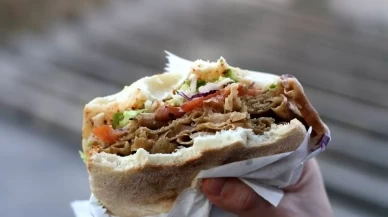 Kocaeli'de Döner Zehirlenmesi Alarmı: 648 Kişi Hastanelik Oldu, 2 Kişi Tutuklandı
