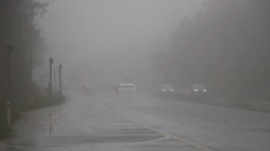 D-100 Bolu Dağı’nda Sis ve Sağanak Etkili Oldu: Görüş Mesafesi 35 Metreye Kadar Düştü
