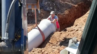 Karaçam–Yolçatı Mevkiinde Yağmur Suyu Drenajı İçin Altyapı Çalışmalarını Sürdürüyor
