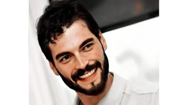 Veliaht Timur Kimdir? Akın Akınözü Kaç Yaşında, Aslen Nereli, Boyu Kaç, Hangi Dizilerde ve Filmlerde Rol Aldı?