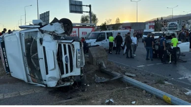Sivas Suşehri’nde Katliam Gibi Kaza: Tarım İşçilerini Taşıyan Minibüs Devrildi, 15 Yaralı