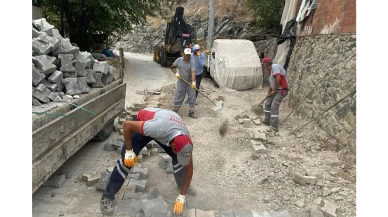Köyceğiz Belediyesi Toparlar Mahallesi'nde Parke Tamiratına Gece Gündüz Devam Ediyor