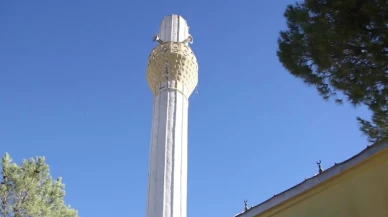 Menteşe'de Fırtına Felaketi: Alaattin Yalçın Camisi Minarenin Külahı Uçtu, Çatılar ve Ağaçlar Devrildi