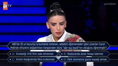 ABD'de 20 yıl boyunca iş bulmakta zorlanan, sebebini öğrenmeden işten çıkarılan Caron McBride ehliyetini değiştirirken hangisinden ötürü 'ağır suç kaydı'nın olduğunu öğrenmiştir?