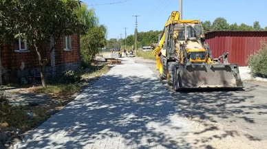Köyceğiz Ulucami Mahallesi’nde Parke Çalışmaları Sürüyor: Belediye Başkanı Ali Erdoğan Sahada