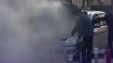 Dalaman Atatürk Caddesi’nde Otomobil Yangını Panik Yarattı