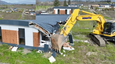 Ortaca'da Taviz Yok! Güzelyurt'ta İmara Aykırı Yapılar Tek Tek Yıkılıyor