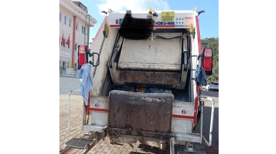 Marmaris’te Çöp Kamyonu Kazası: 68 Yaşındaki Gülderen Türkmen Hayatını Kaybetti