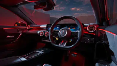 Mercedes, Dijitalden Fiziksele Dönüyor: Araç İçi Tasarımlarda Düğme Dönemi Geri Geliyor