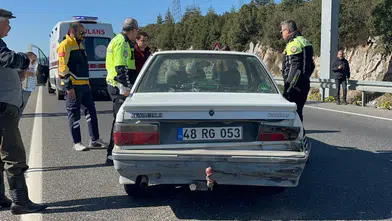 Menteşe’de Kaza: Hafriyat Kamyonu Otomobile Arkadan Çarptı