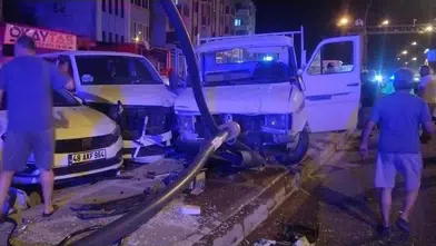 Yatağan Trafik Kazası: Atatürk Bulvarı'nda Araç Direğe Çarptı