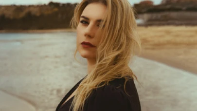 Selmin Artemiz Kimdir? Kaç Yaşında, Nereli, Boyu Kaç cm, Hangi Tiyatro Oyunlarında ve Dizilerde Rol Aldı?