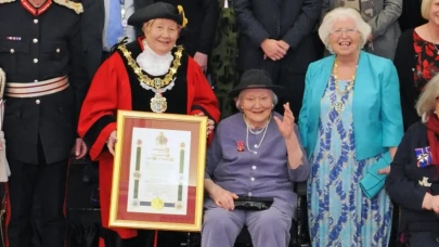 Usta Oyuncu Dame Patricia Routledge Hayatını Kaybetti: Kimdir, Kaç Yaşında Neden Vefat Etti?
