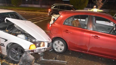 Sivas’ta Yağışlı Havada Zincirleme Kaza: 1 Yaralı, 5 Araç Çarpıştı