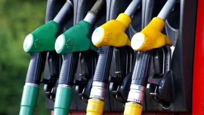 Akaryakıta Zam mı Geldi? 3 Ekim 2025 Benzin, Motorin ve LPG Ne Kadar oldu? Güncel Fiyatları