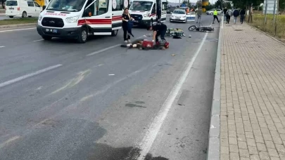 Afyonkarahisar’da Tırın Çarptığı Motosikletteki 2 Genç Hayatını Kaybetti