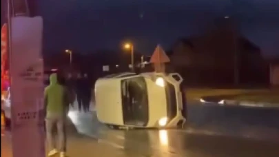 Köyceğiz Toparlar’da Kaza: Beton Bariyere Çarpıp Devrildi